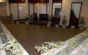 Nutan Hotel Balrampur 2* India